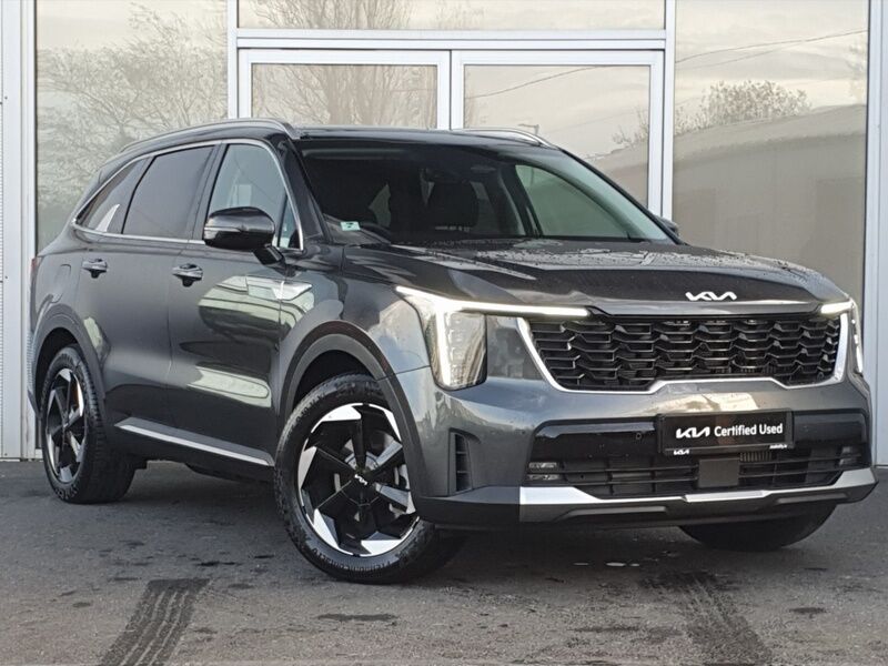 More views of Kia Sorento