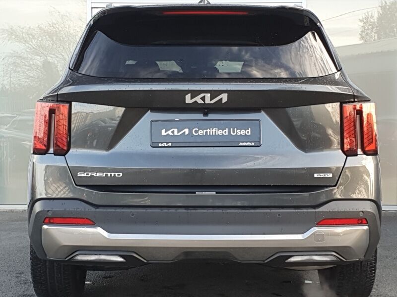More views of Kia Sorento