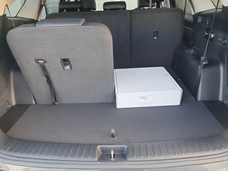 More views of Kia Sorento