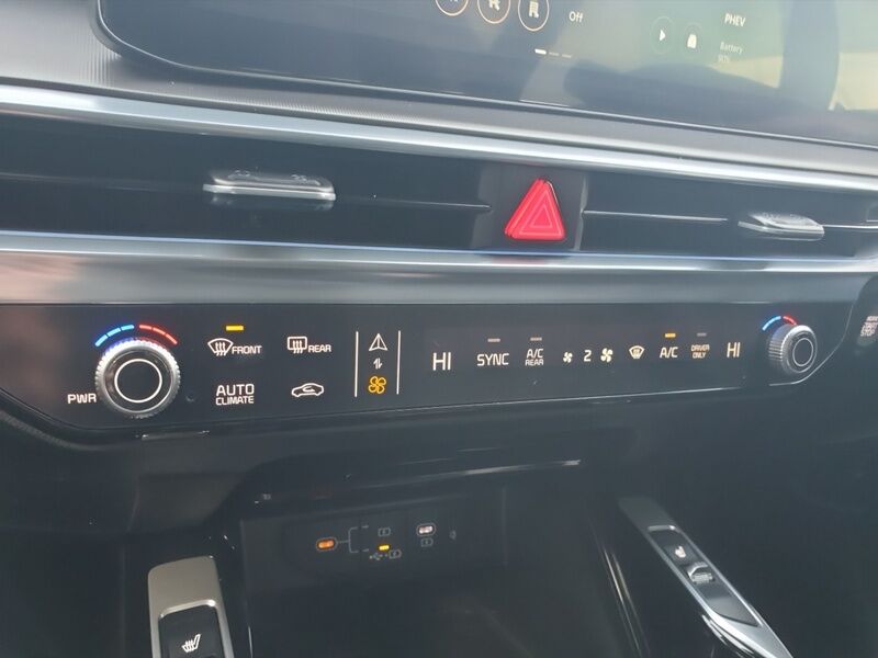 More views of Kia Sorento