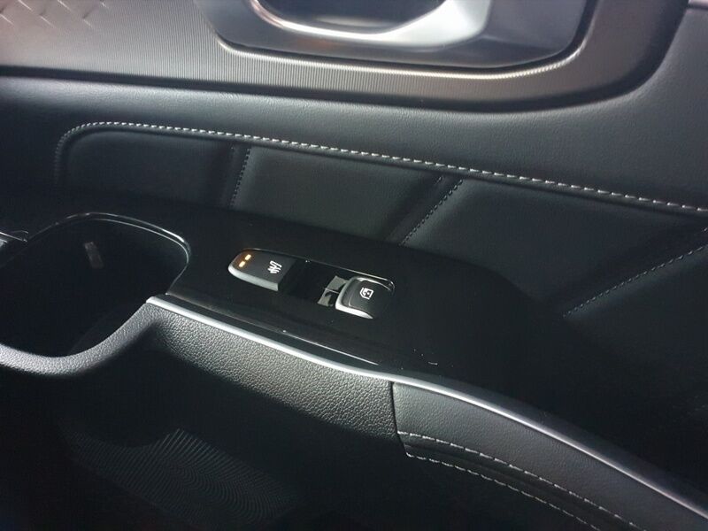 More views of Kia Sorento