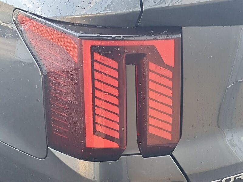 More views of Kia Sorento