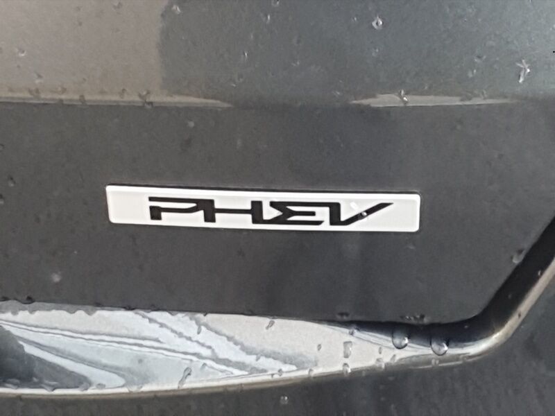 More views of Kia Sorento