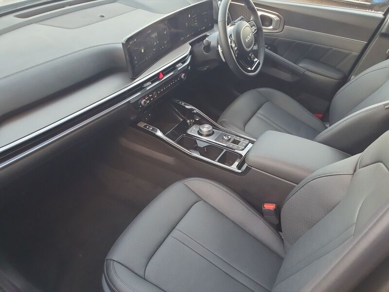 More views of Kia Sorento