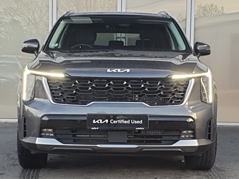 More views of Kia Sorento