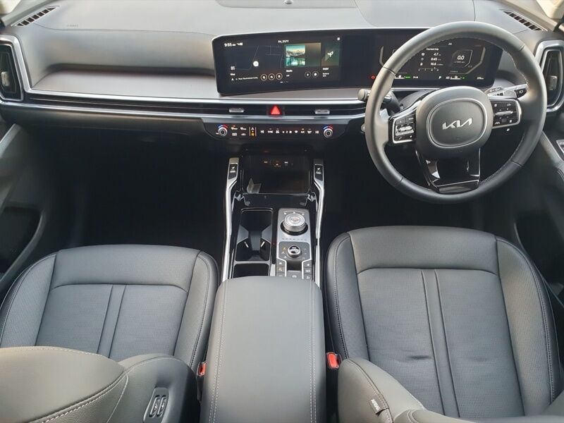 More views of Kia Sorento