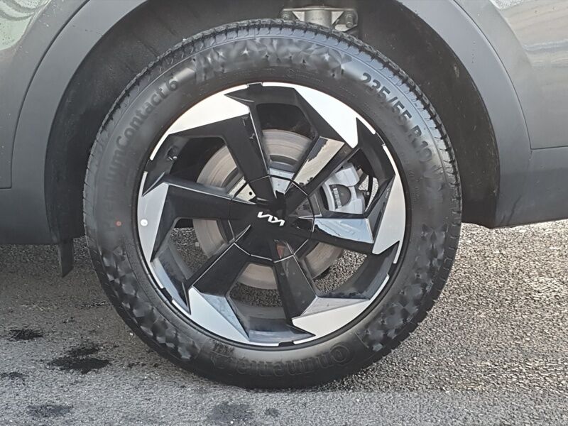 More views of Kia Sorento