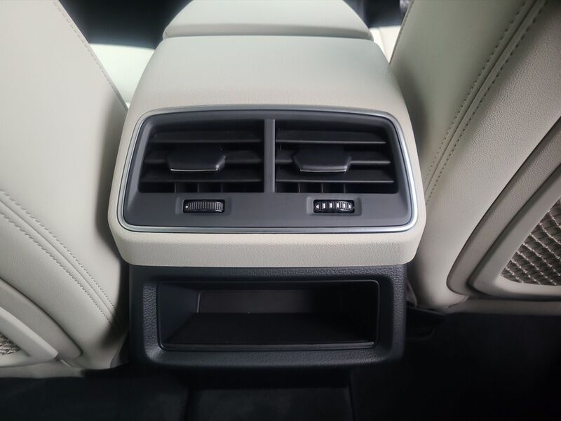 More views of Audi Q8 e-tron