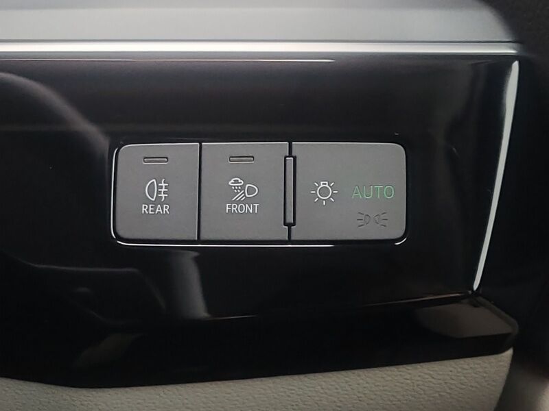 More views of Audi Q8 e-tron