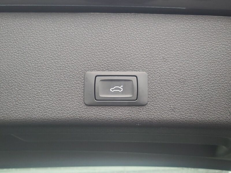 More views of Audi Q8 e-tron