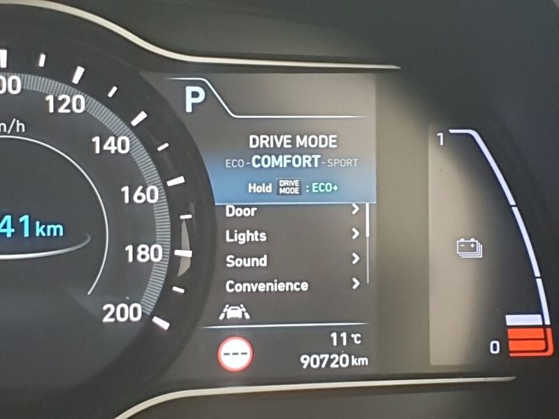 More views of Hyundai KONA