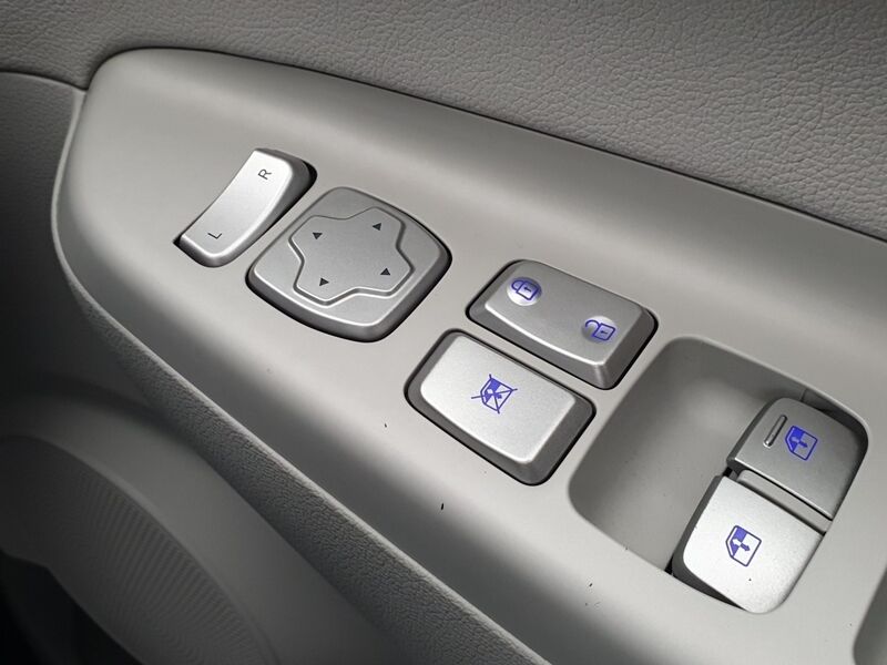 More views of Hyundai KONA