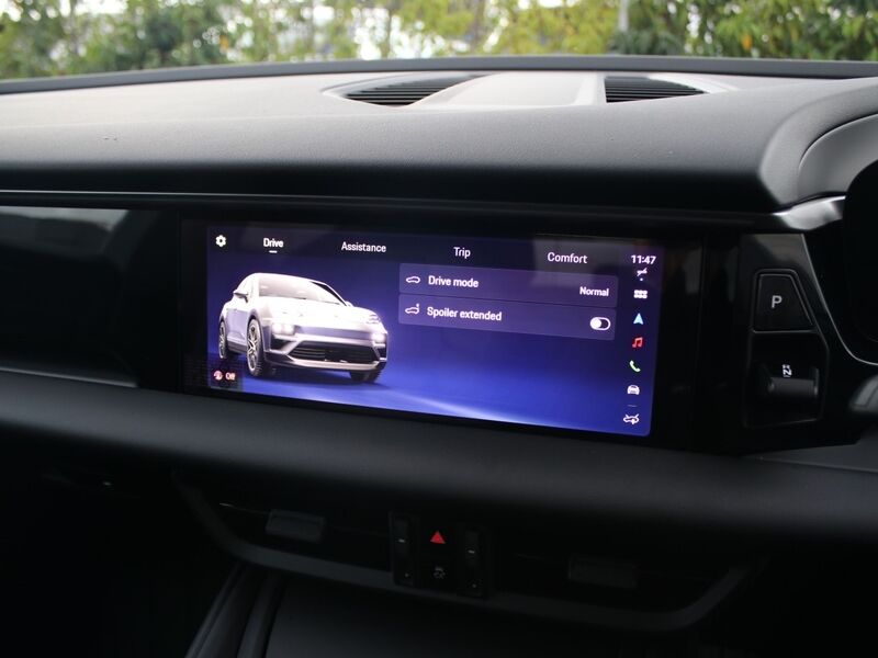 More views of Porsche Macan