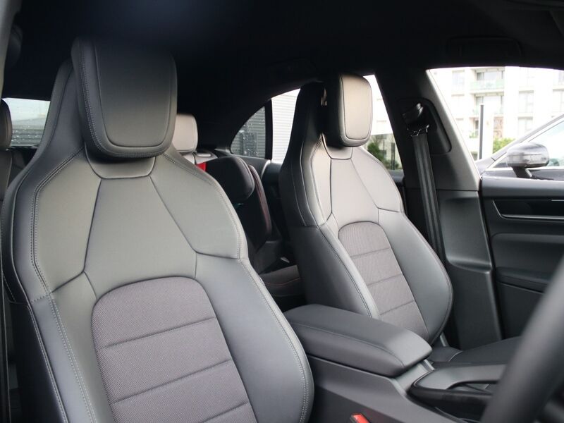 More views of Porsche Macan