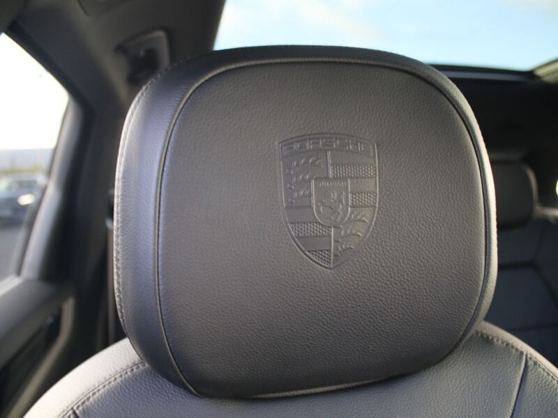 More views of Porsche Cayenne