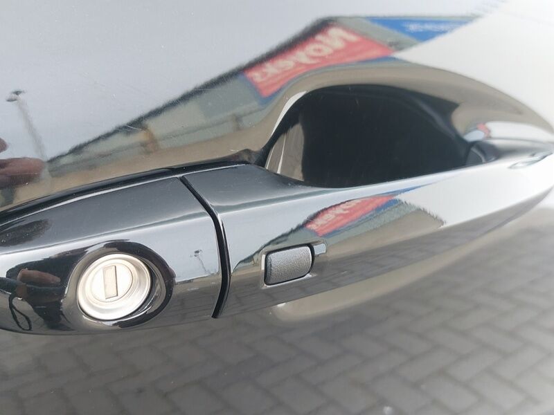 More views of Kia e-Niro