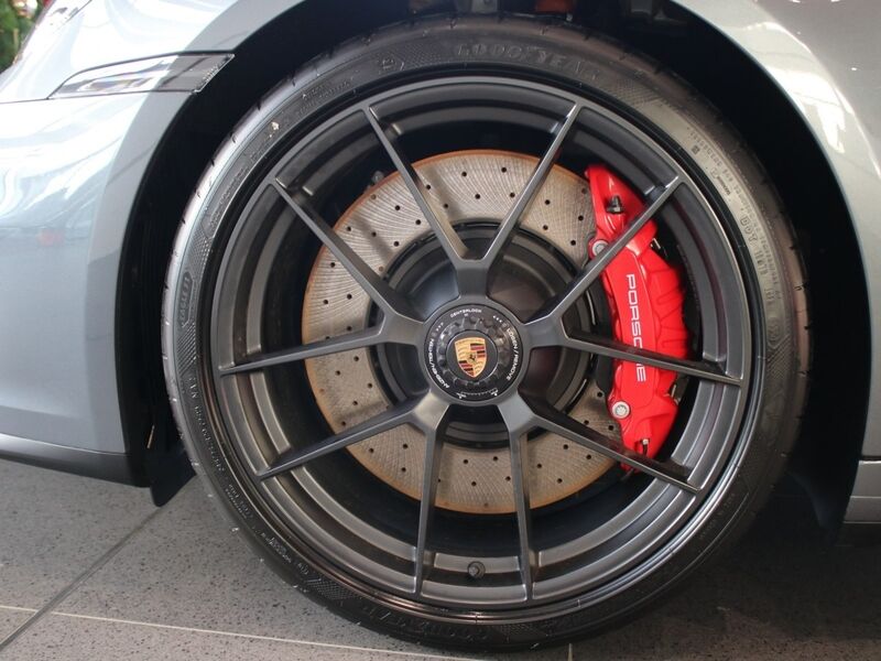 More views of Porsche 911