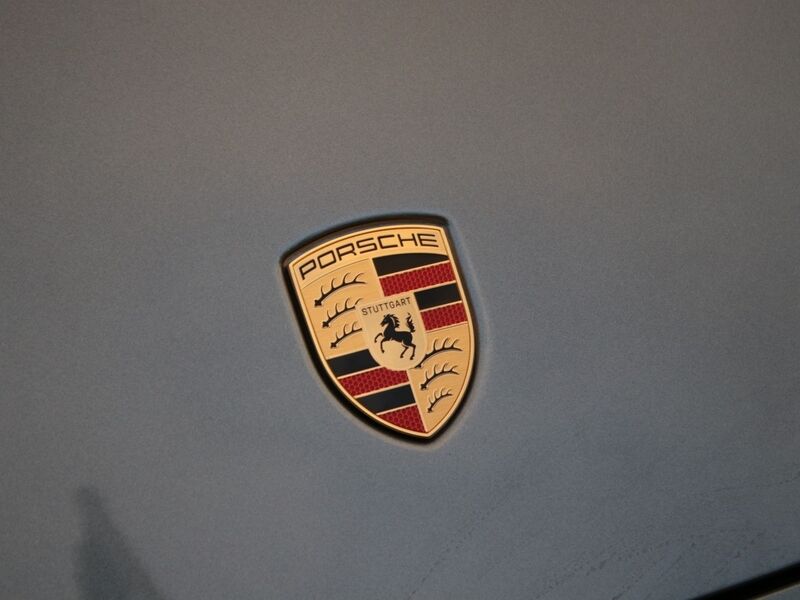 More views of Porsche 911