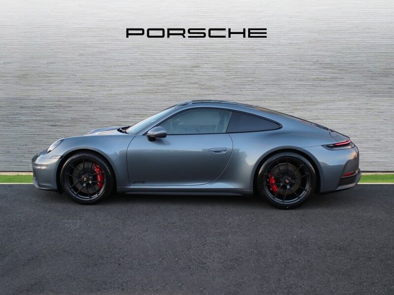 More views of Porsche 911