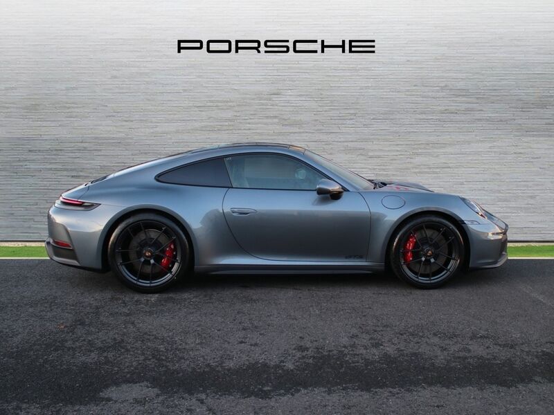 More views of Porsche 911