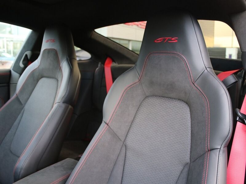 More views of Porsche 911