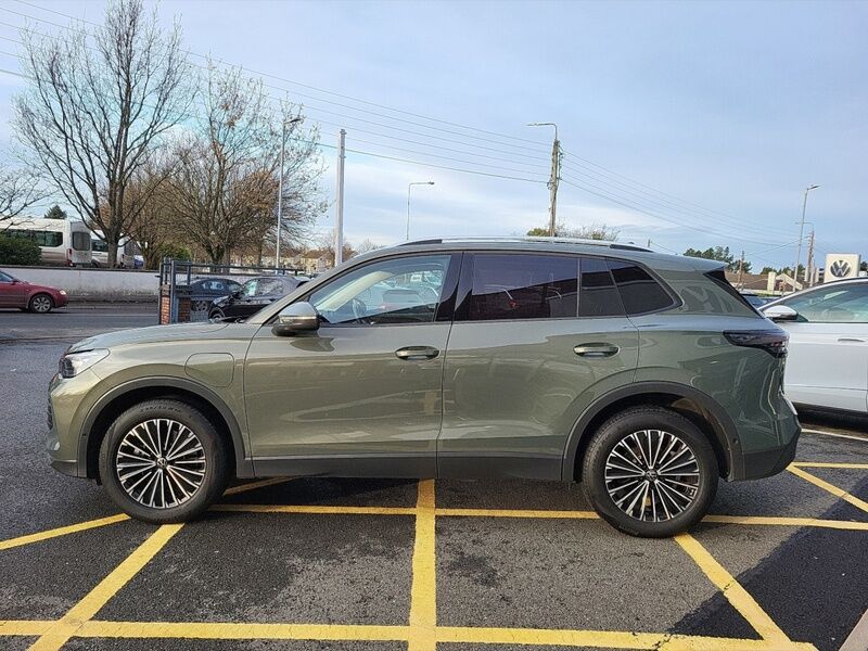 More views of Volkswagen Tiguan