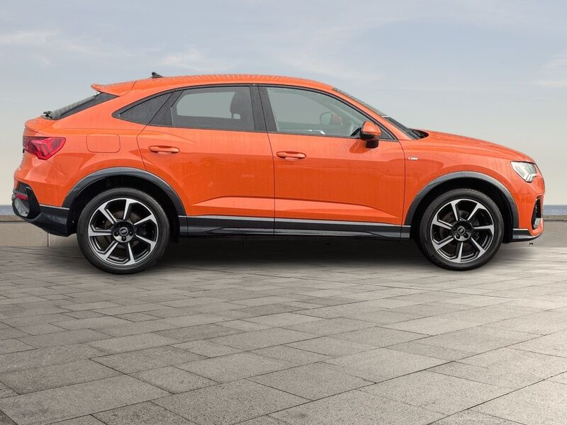 More views of Audi Q3