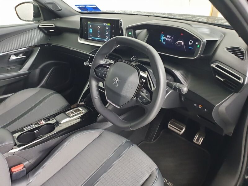 More views of Peugeot 2008