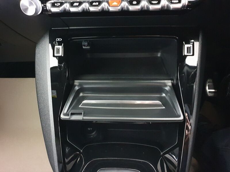 More views of Peugeot 2008