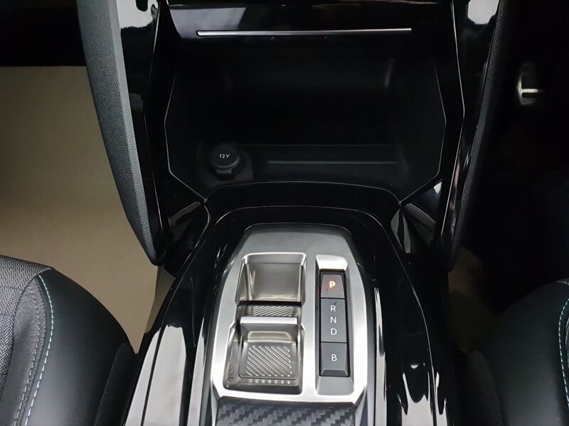 More views of Peugeot 2008