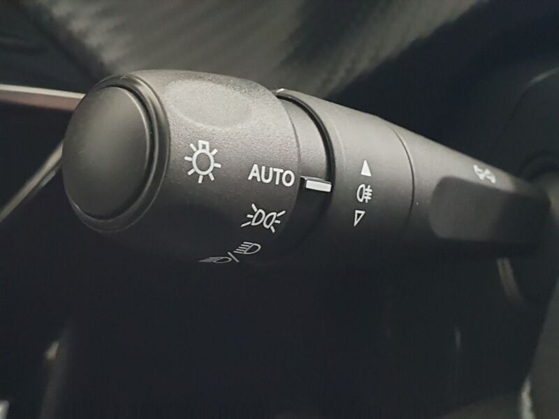 More views of Peugeot 2008