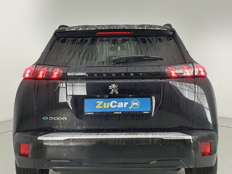 More views of Peugeot 2008