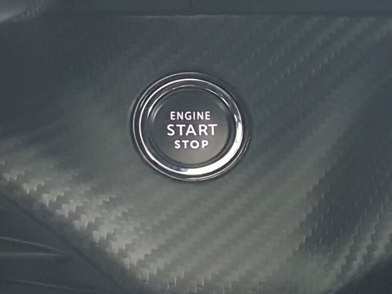 More views of Peugeot 2008