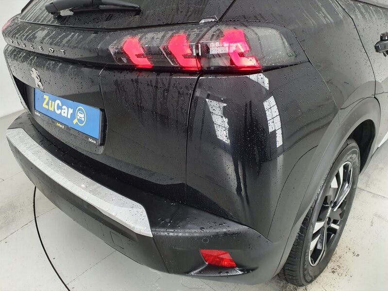 More views of Peugeot 2008