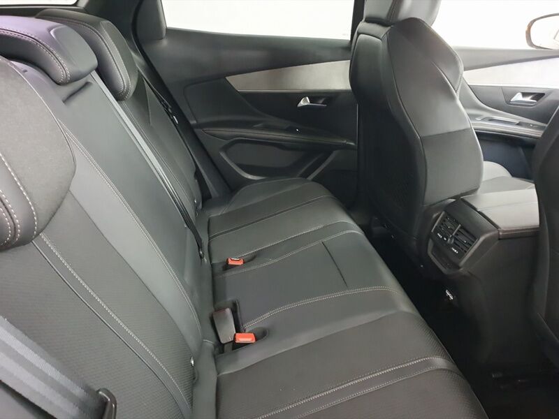 More views of Peugeot 3008