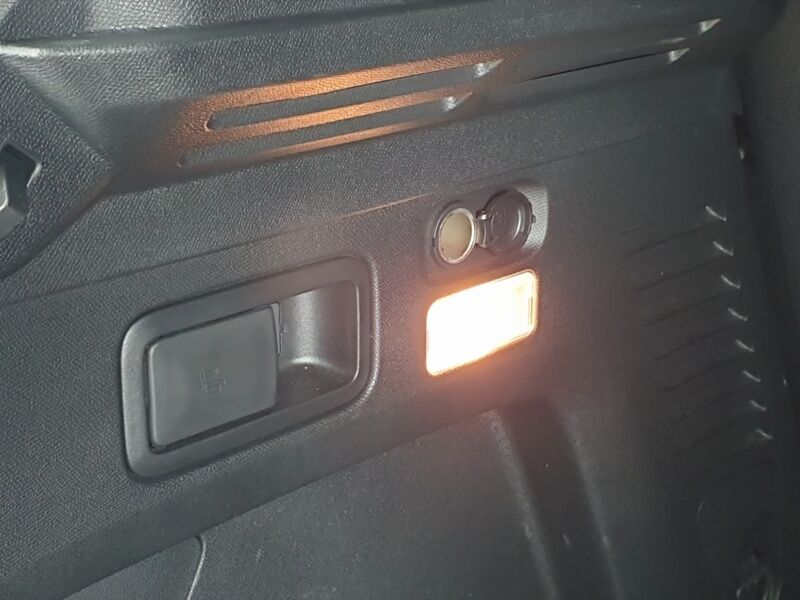 More views of Peugeot 3008