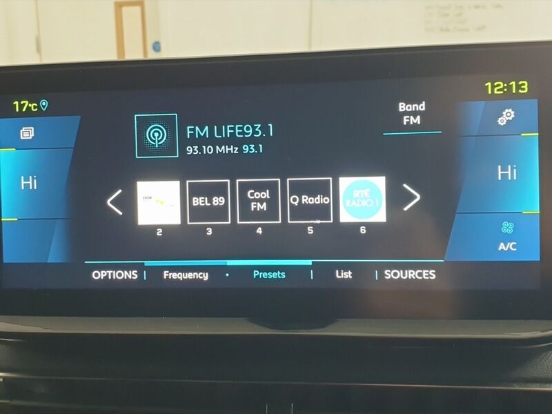 More views of Peugeot 3008