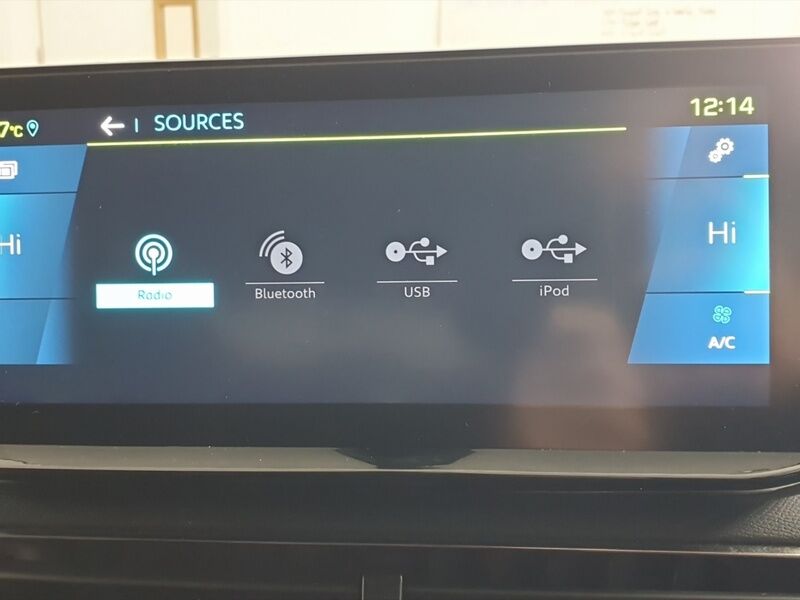 More views of Peugeot 3008