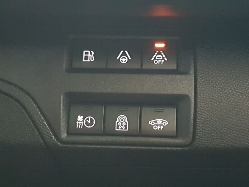 More views of Peugeot 3008