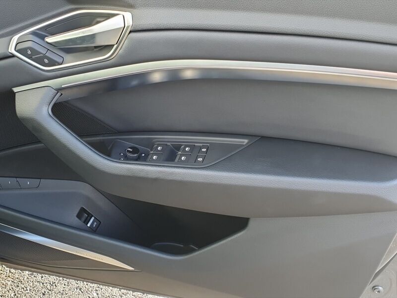 More views of Audi Q8 e-tron