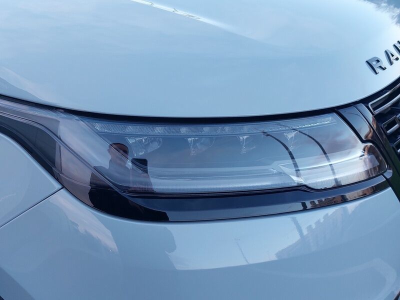 More views of Land Rover Range Rover Velar