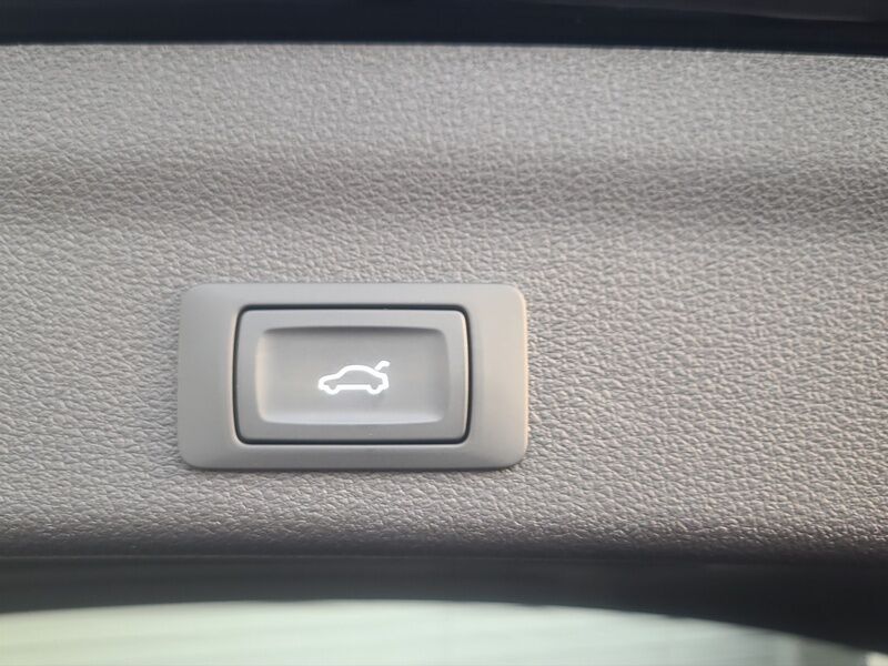 More views of Audi A6