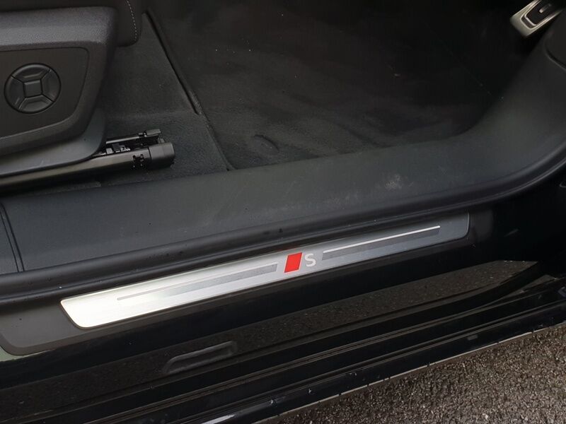 More views of Audi A6 Avant e-tron