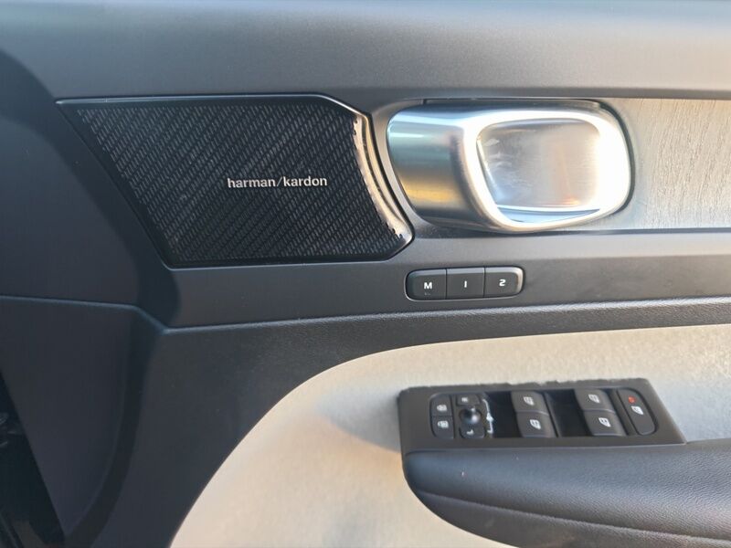 More views of Volvo XC40