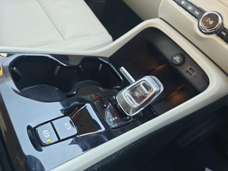 More views of Volvo XC40