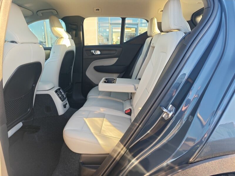 More views of Volvo XC40