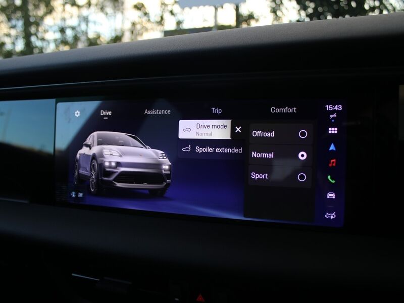 More views of Porsche Macan