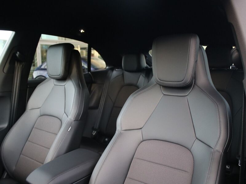 More views of Porsche Macan