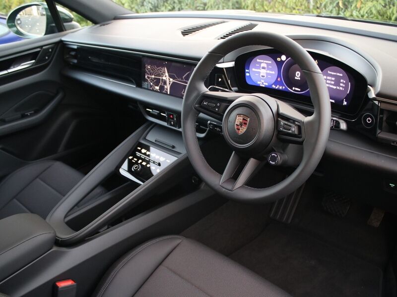 More views of Porsche Macan