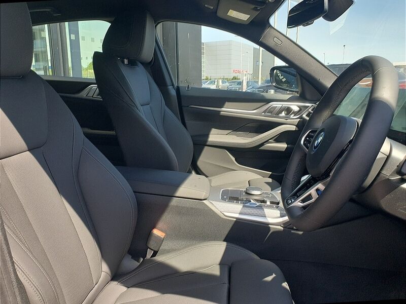 More views of BMW i4